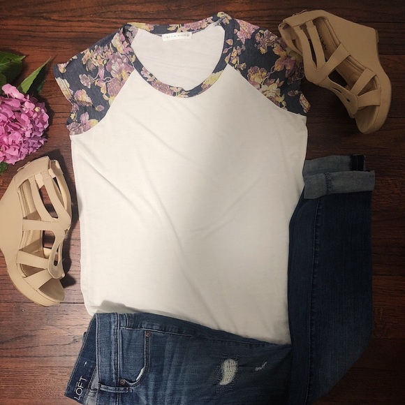 🍍Floral sleeved baseball tee🍍 - Picture 6 of 6